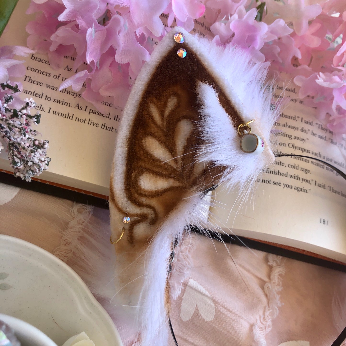“White Chocolate Mocha” Kitten Ears ✨🌿