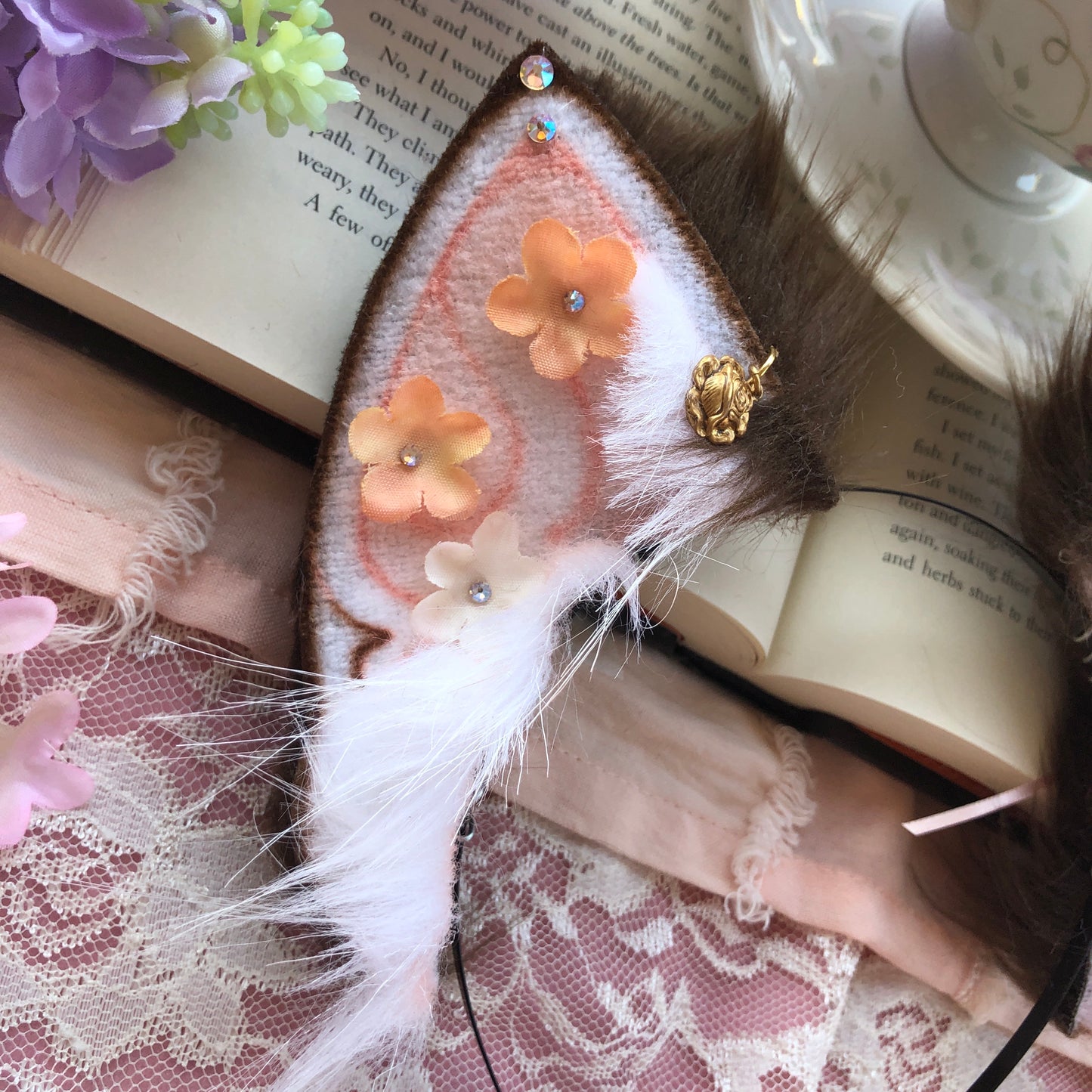 “Adorned in Flowers” White Kitten Ears ✨🌿