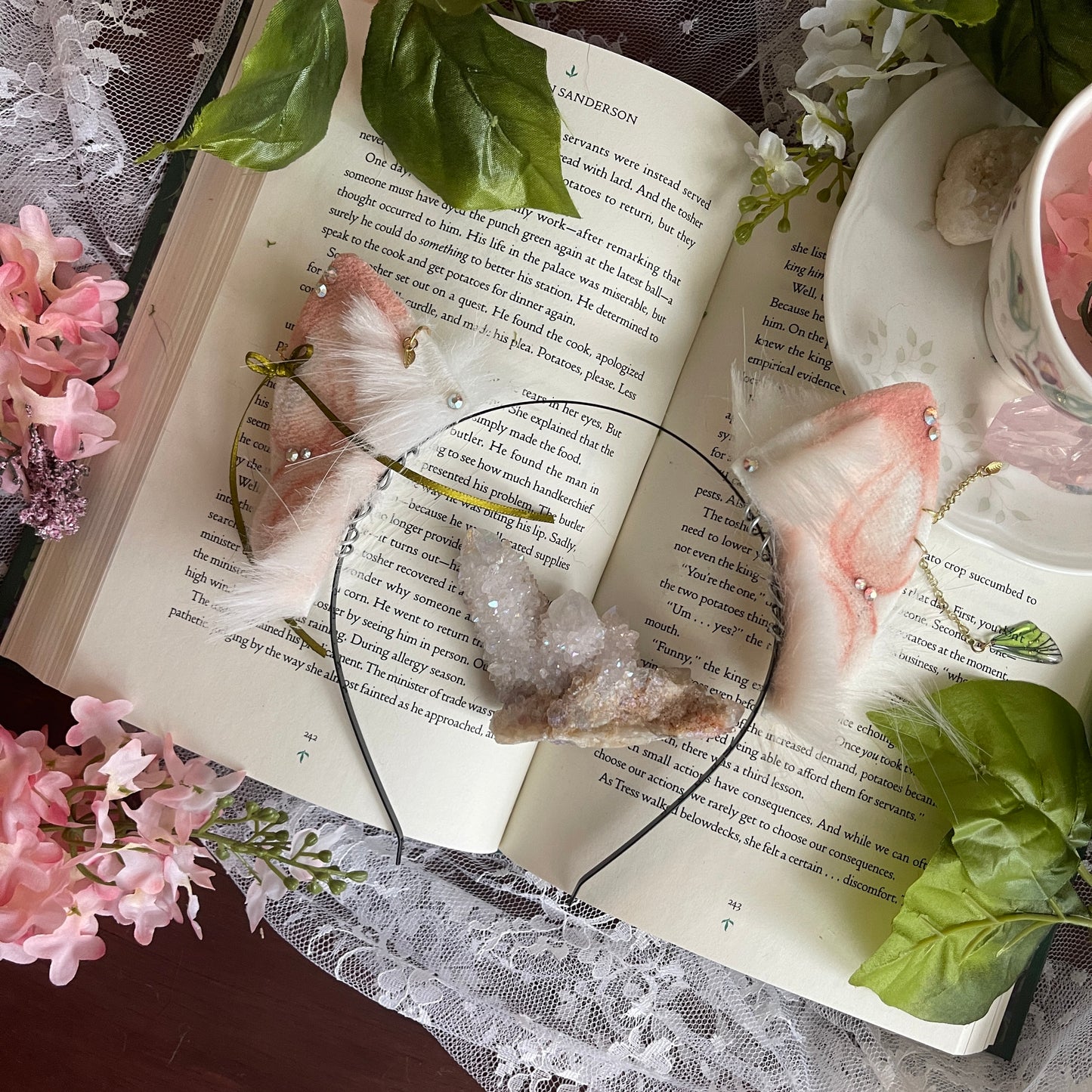 Ivory Jewel - Ivory Kitten Ears ✨🌷