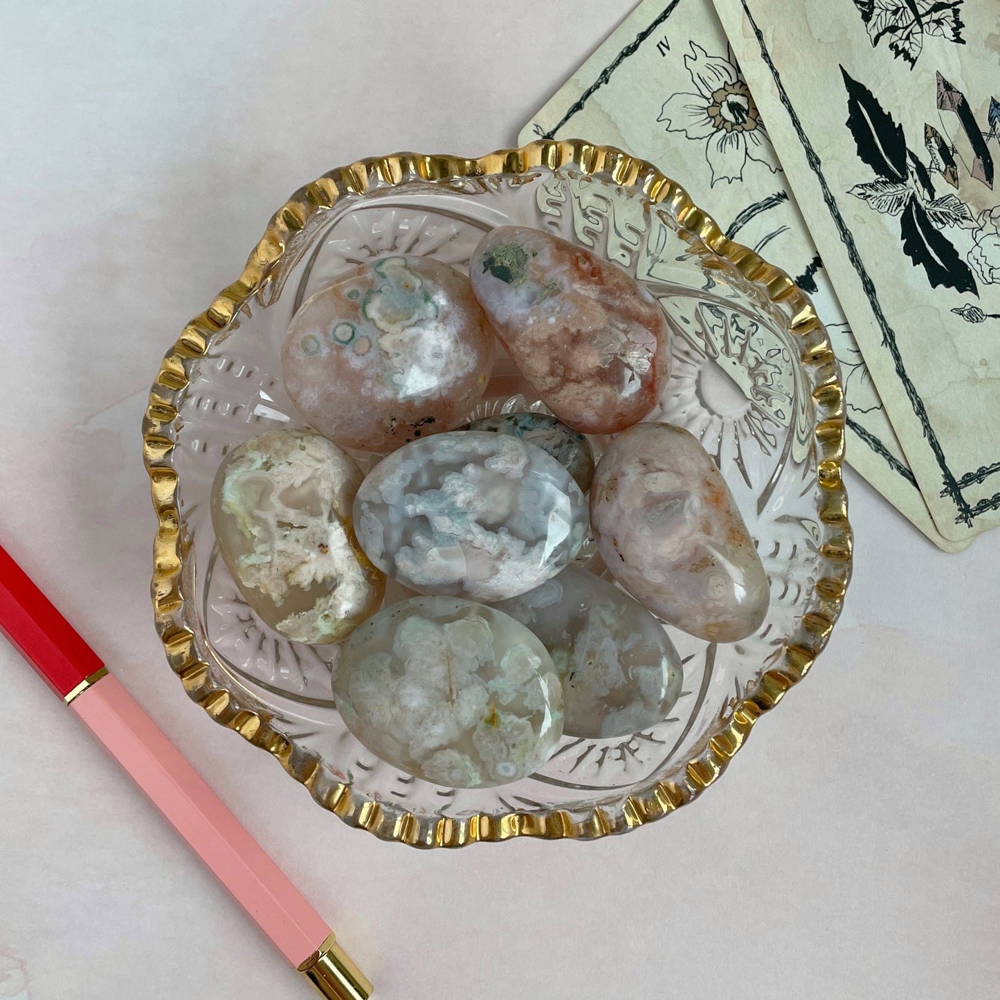 Flower Agate Mini Palm Stone