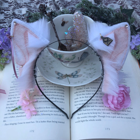 “Marjorie” Pure White Kitten Ears ✨🍃