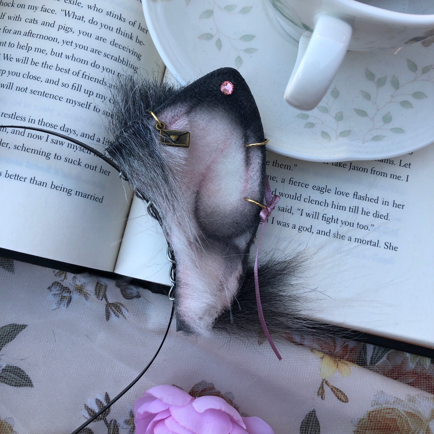 “Close Your Eyes” Kitten Ears (Grey)✨🍃