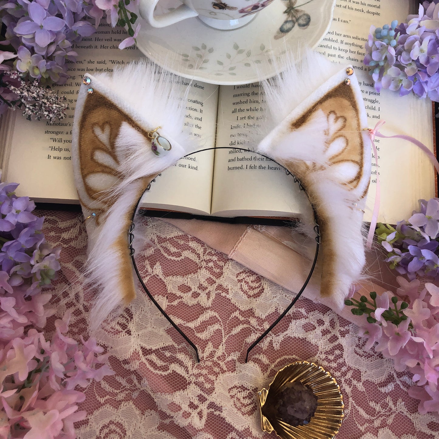 “White Chocolate Mocha” Kitten Ears ✨🌿