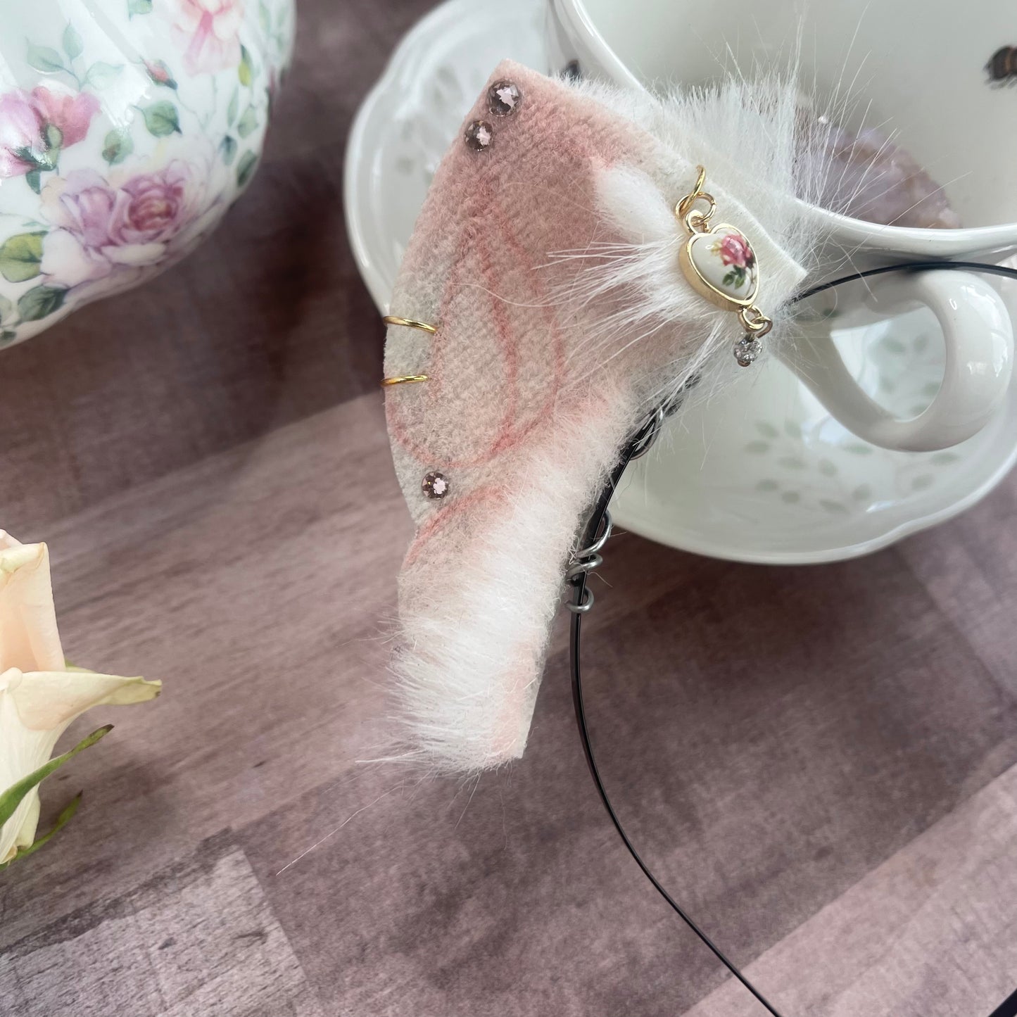 White Kitten Ears✨🌷
