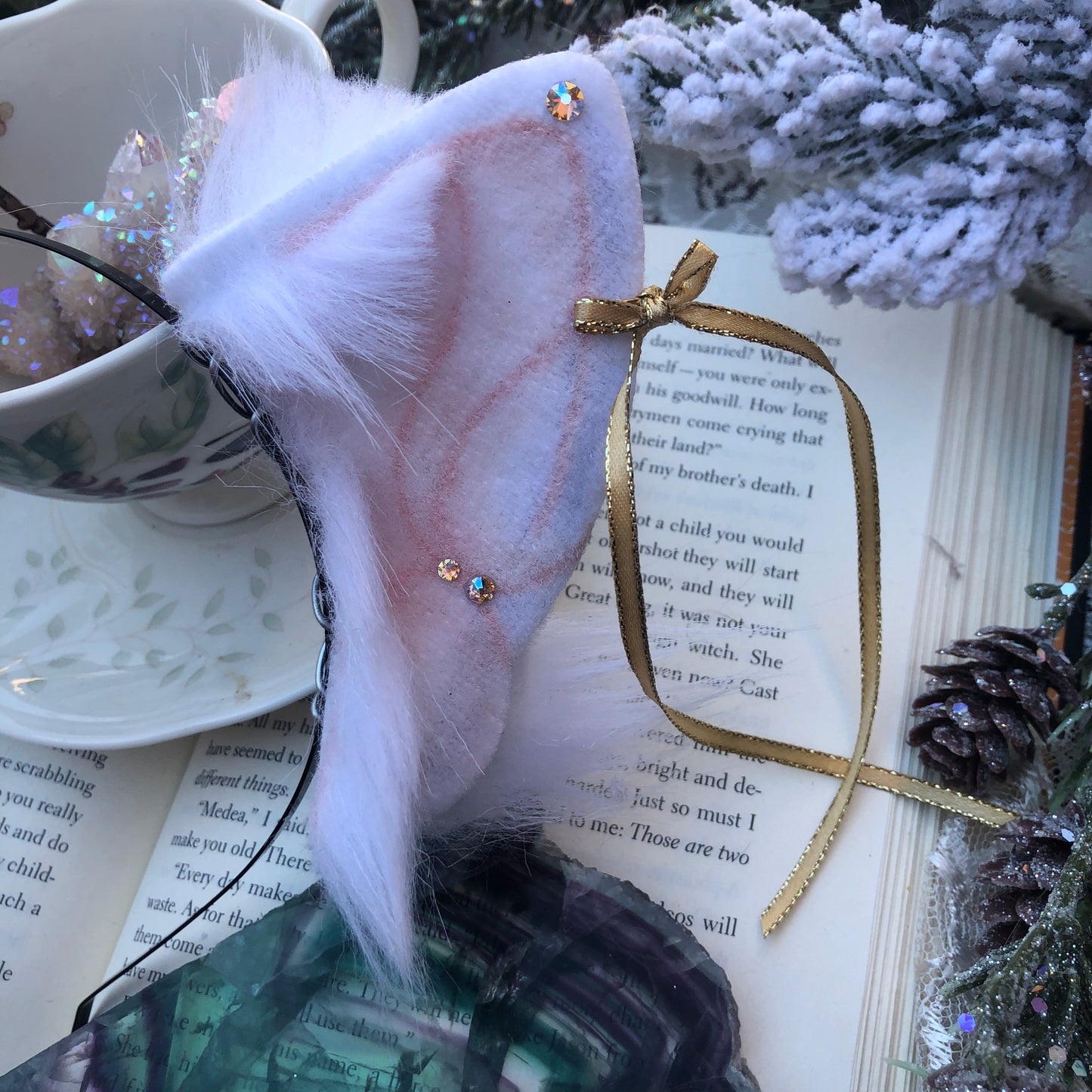‘Marjorie’ White Kitten Ears ✨🍃